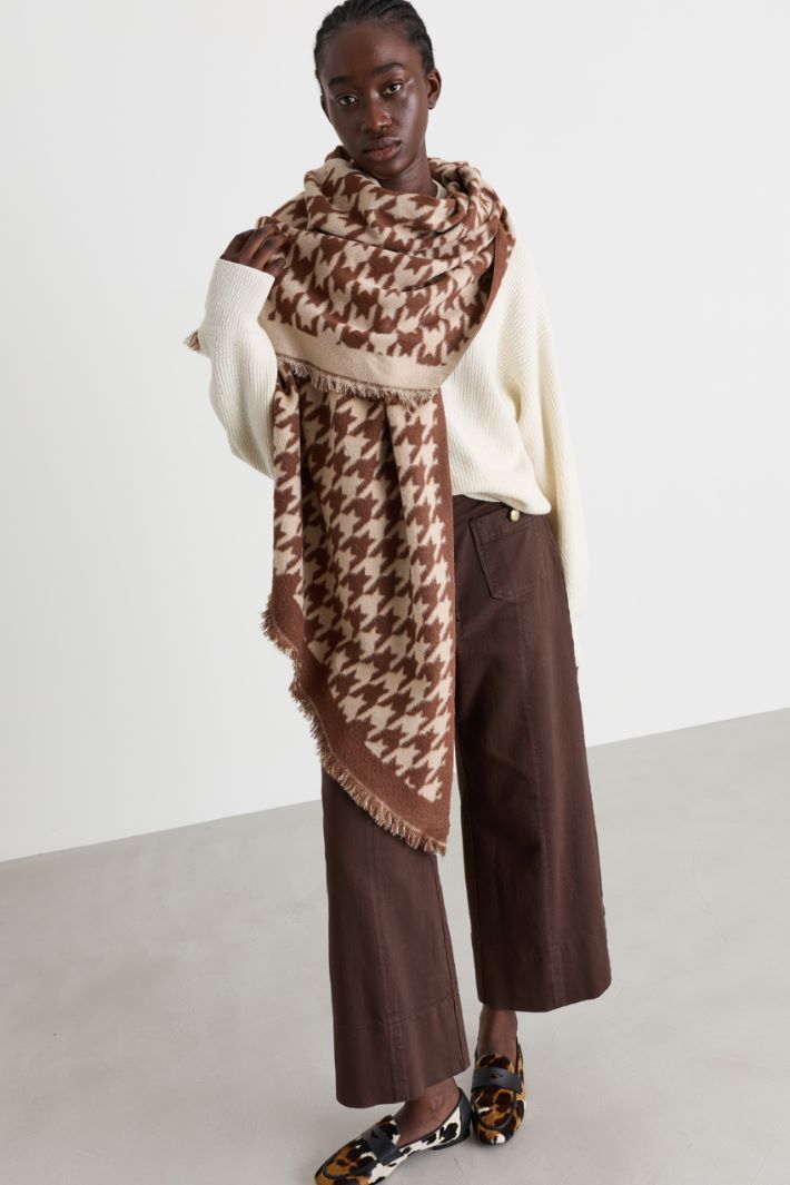 Houndstooth scarf - BROWN - Intrend - 2