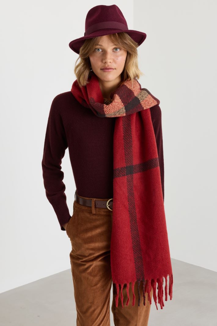 Fringed scarf - RED - Intrend