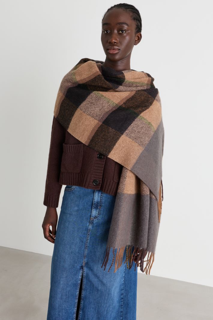 Sciarpa con lunghe frange - CAMMELLO - Intrend - 2