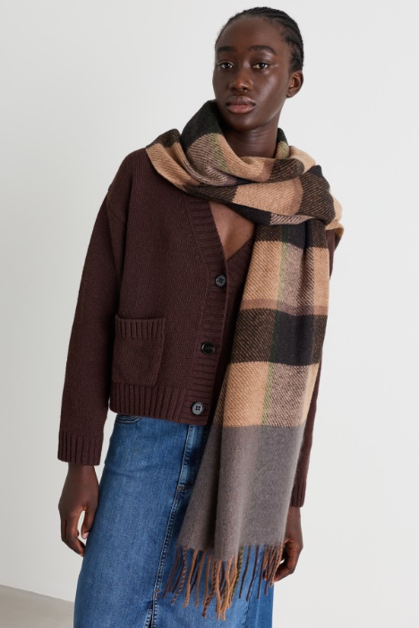Long-Fringed Scarf - Intrend