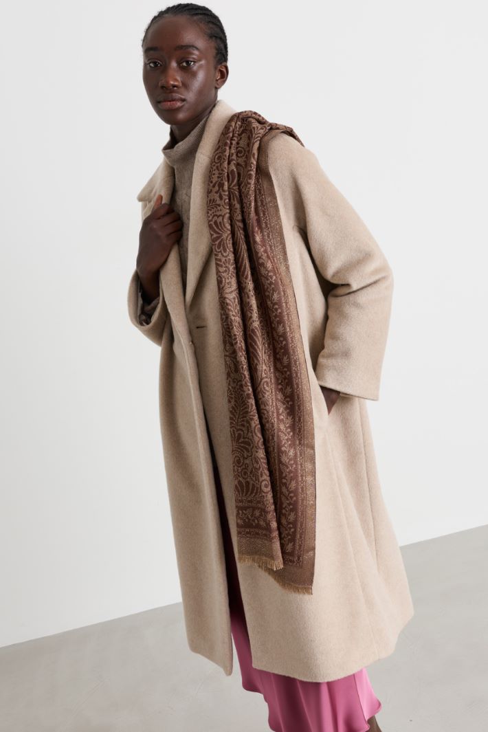 Contrasting Pattern Stole - BROWN - Intrend