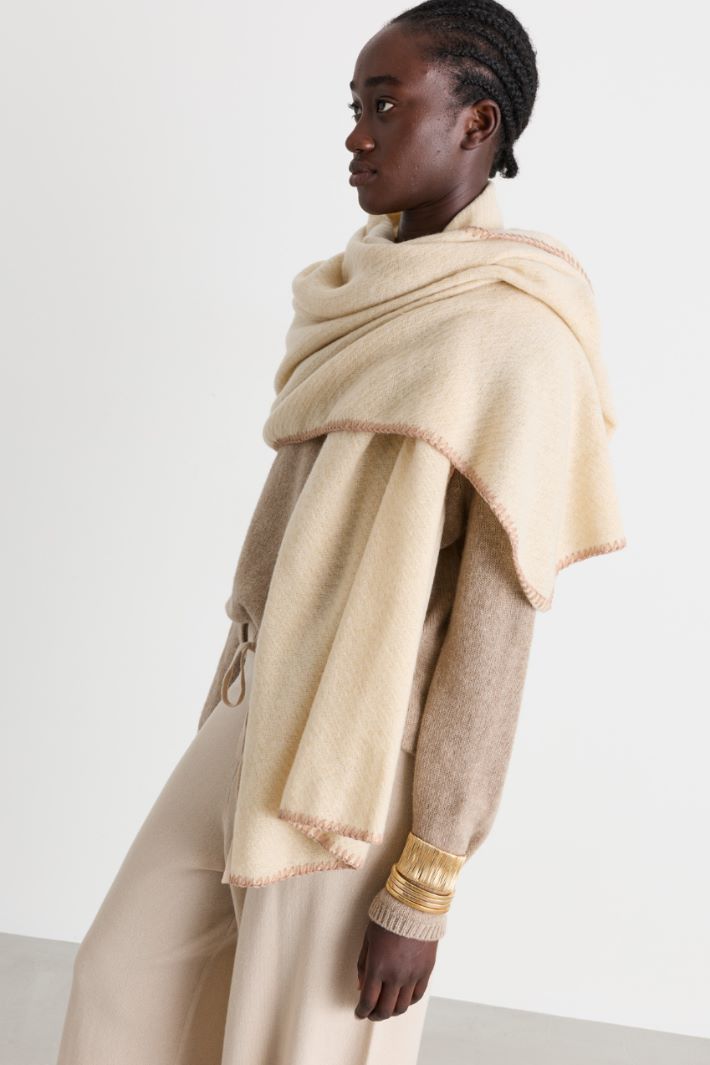 Knitted scarf - IVORY - Intrend