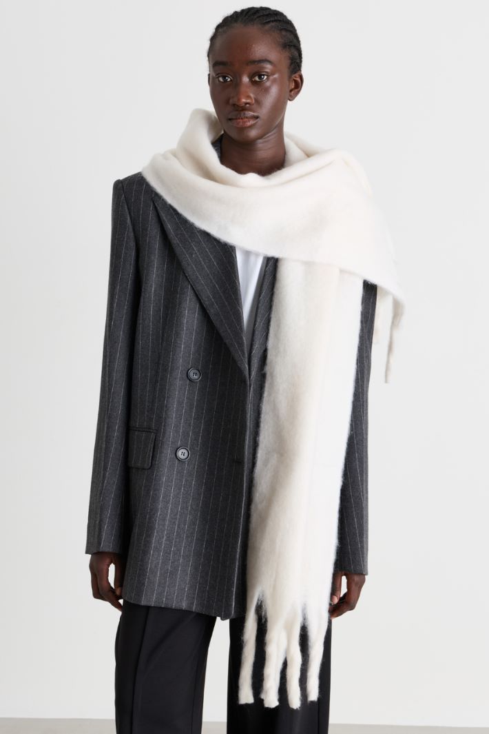 Oversized-fringe scarf - WHITE - Intrend - 2
