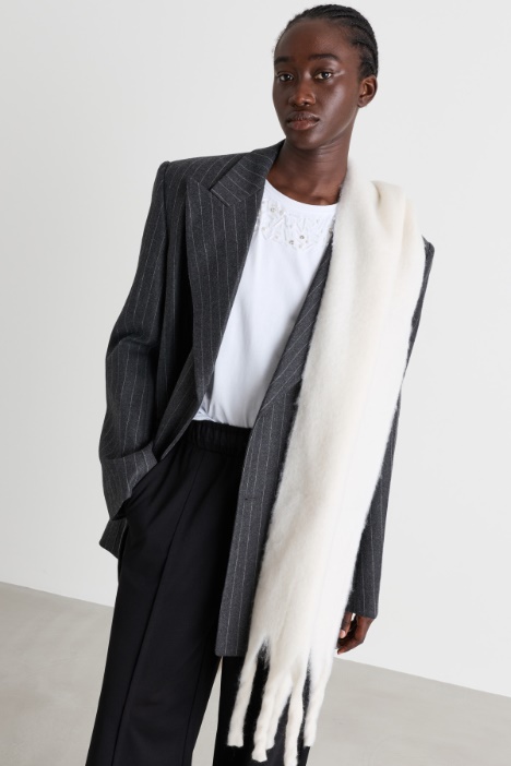 Oversized-fringe scarf - Intrend