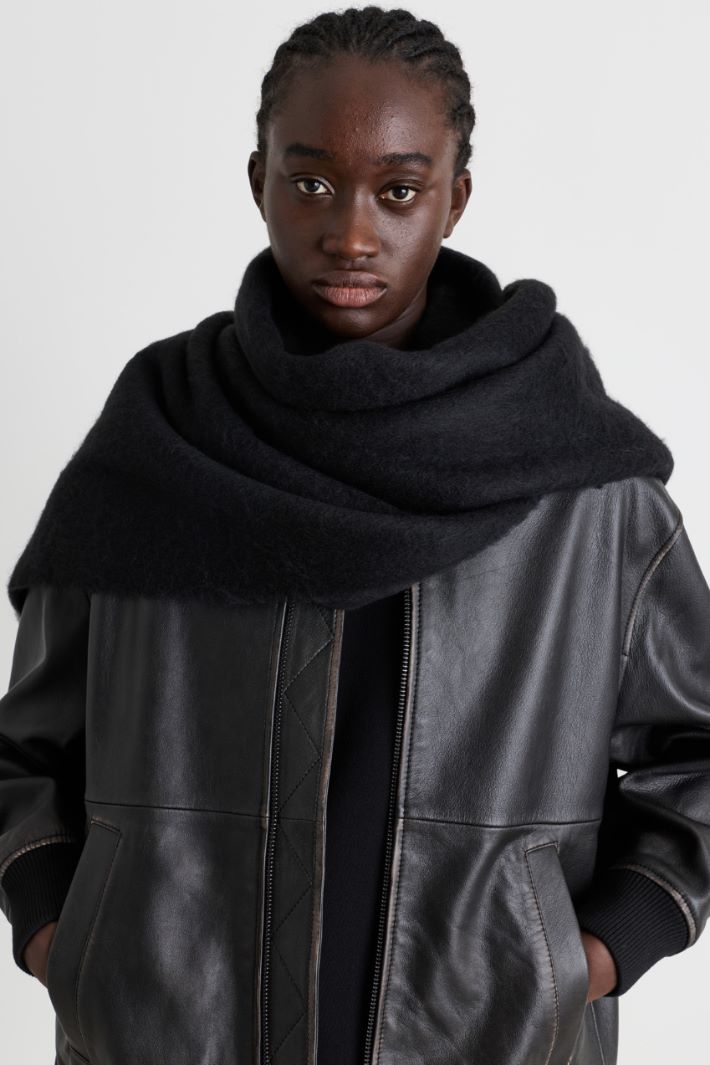 Sciarpa con maxi frange - NERO - Intrend - 2