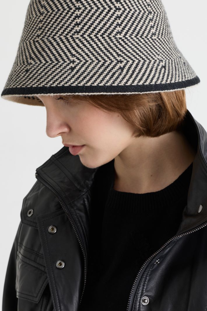 Cappello bucket - NERO BIANCO - Intrend - 2