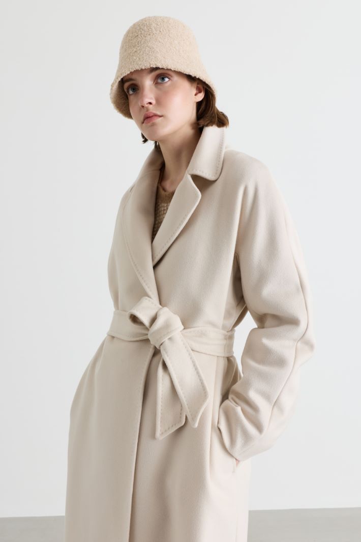 Cloche in tessuto bouclé - BEIGE - Intrend