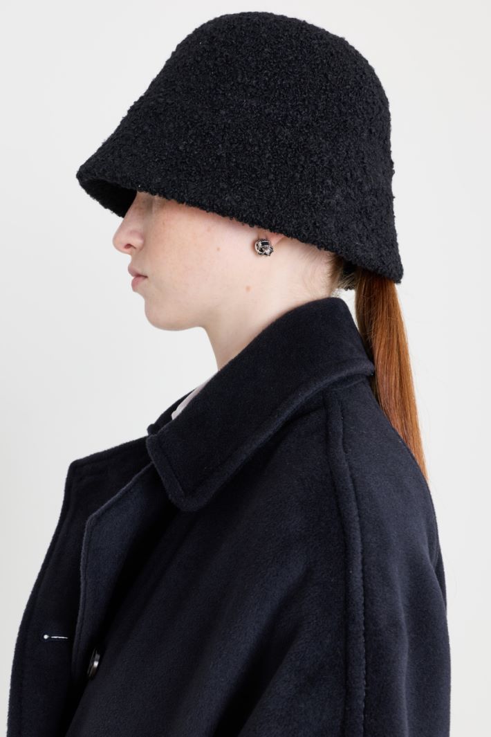 Cloche in tessuto bouclé - NERO - Intrend