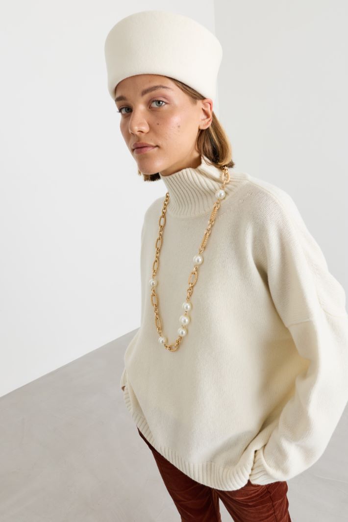 Pillbox hat - WHITE - Intrend