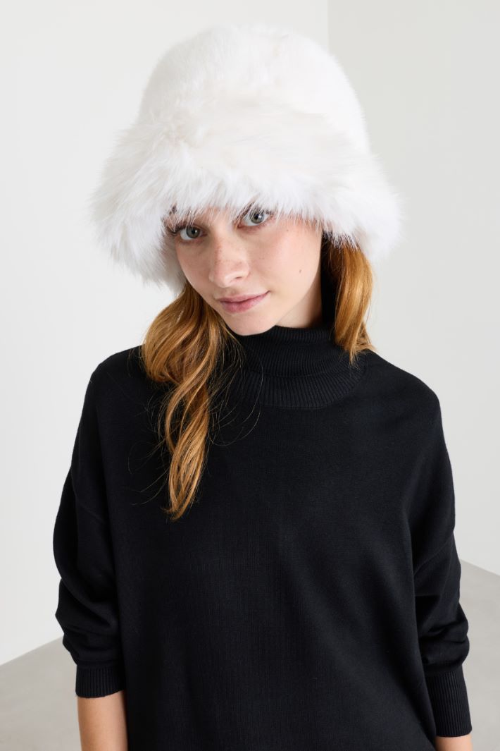 Cappello in tessuto morbido e caldo - BIANCO - Intrend - 2