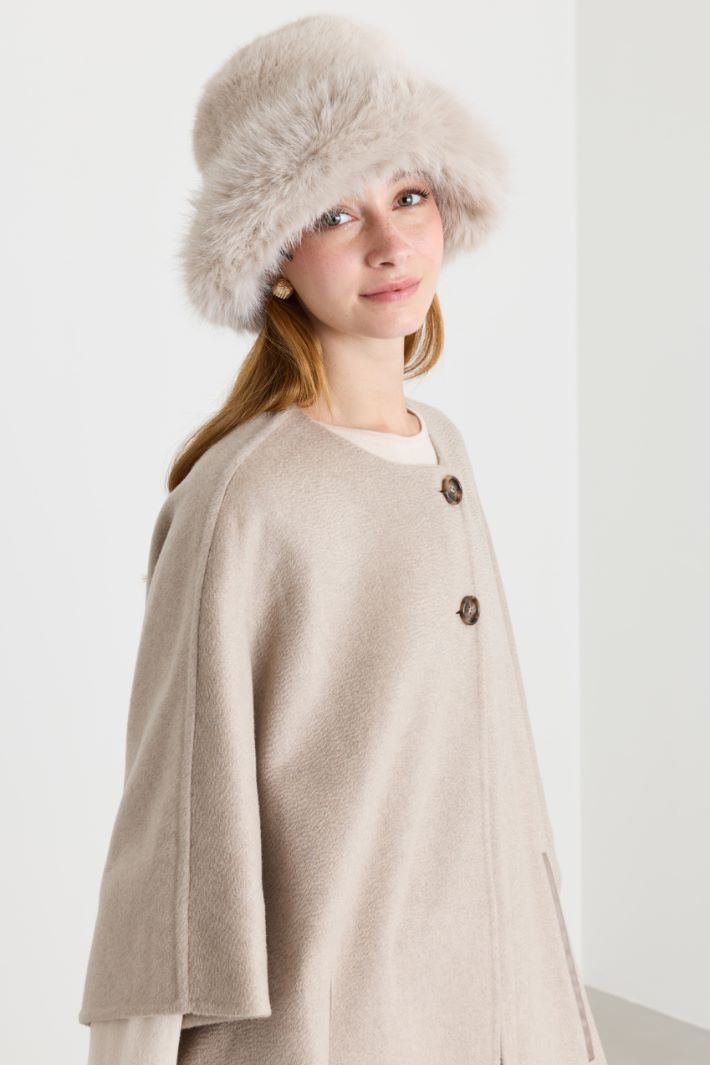 Cappello in tessuto morbido e caldo - BEIGE - Intrend
