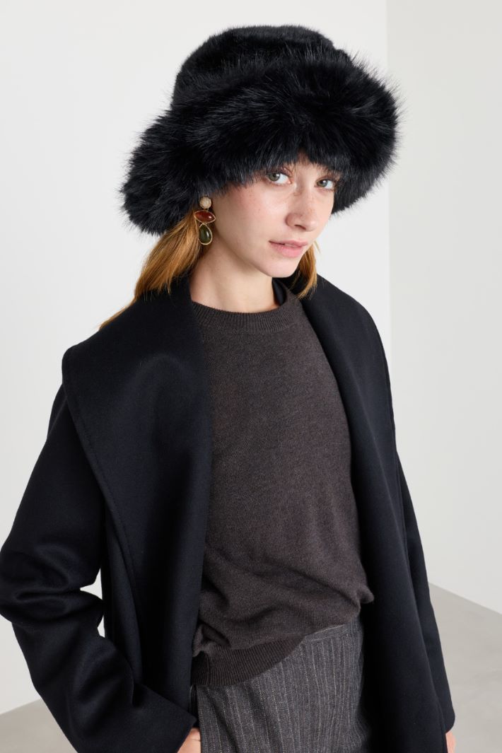 Cappello in tessuto morbido e caldo - NERO - Intrend