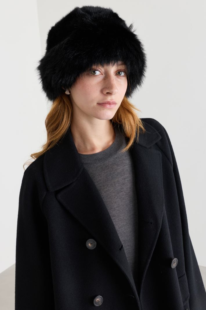 Soft and Cosy Hat - BLACK - Intrend - 2