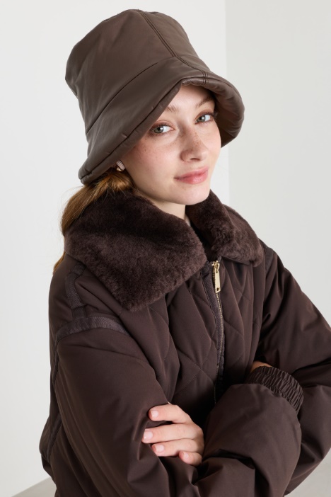 Cappello in tessuto spalmato - Intrend