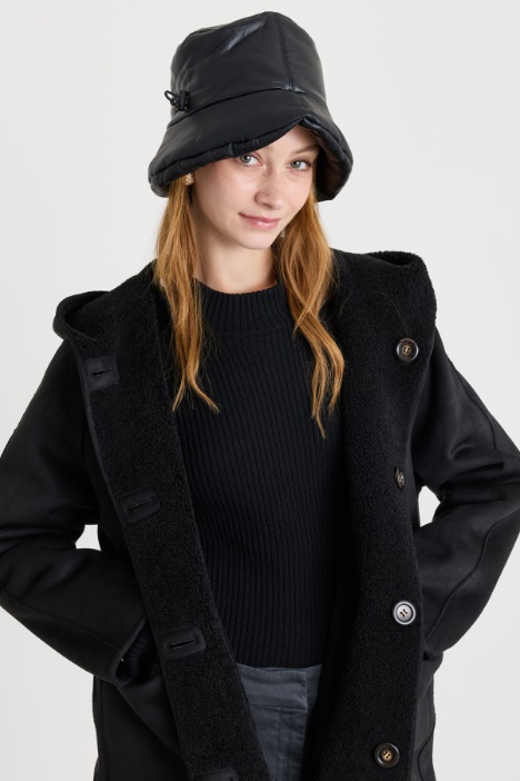 Cappello in tessuto spalmato - Intrend