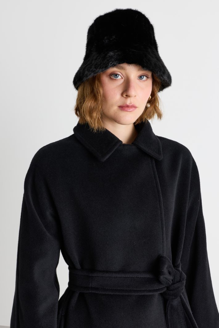 Ribbed Fabric Hat - BLACK - Intrend - 2