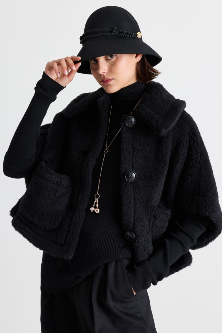 Cappello con dettaglio gioiello - NERO - Intrend