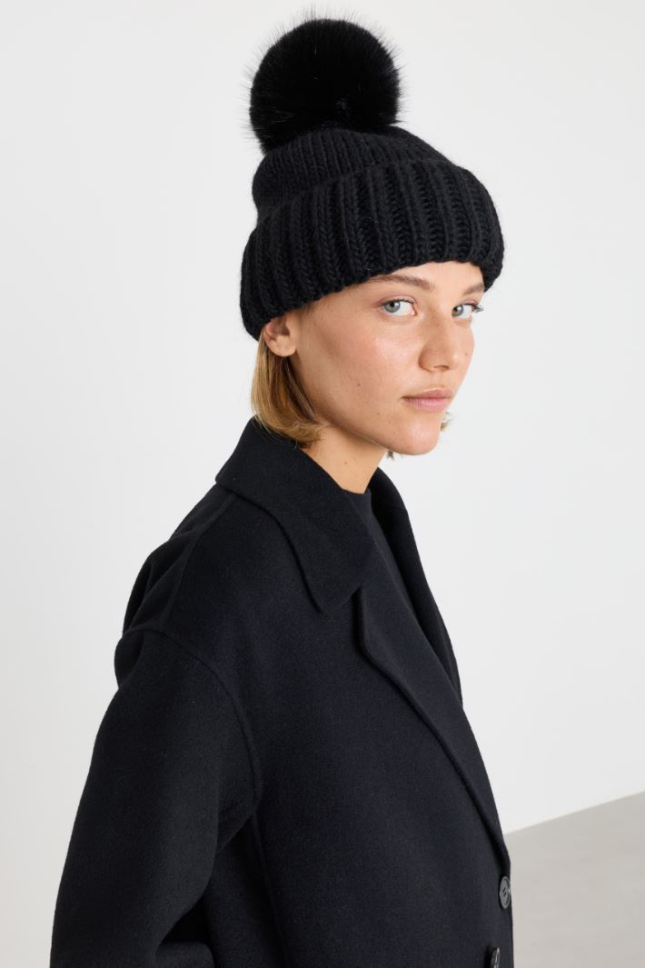 Beanie con pompon - NERO - Intrend - 2