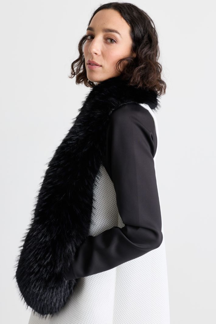 Soft and Cosy Scarf - BLACK - Intrend