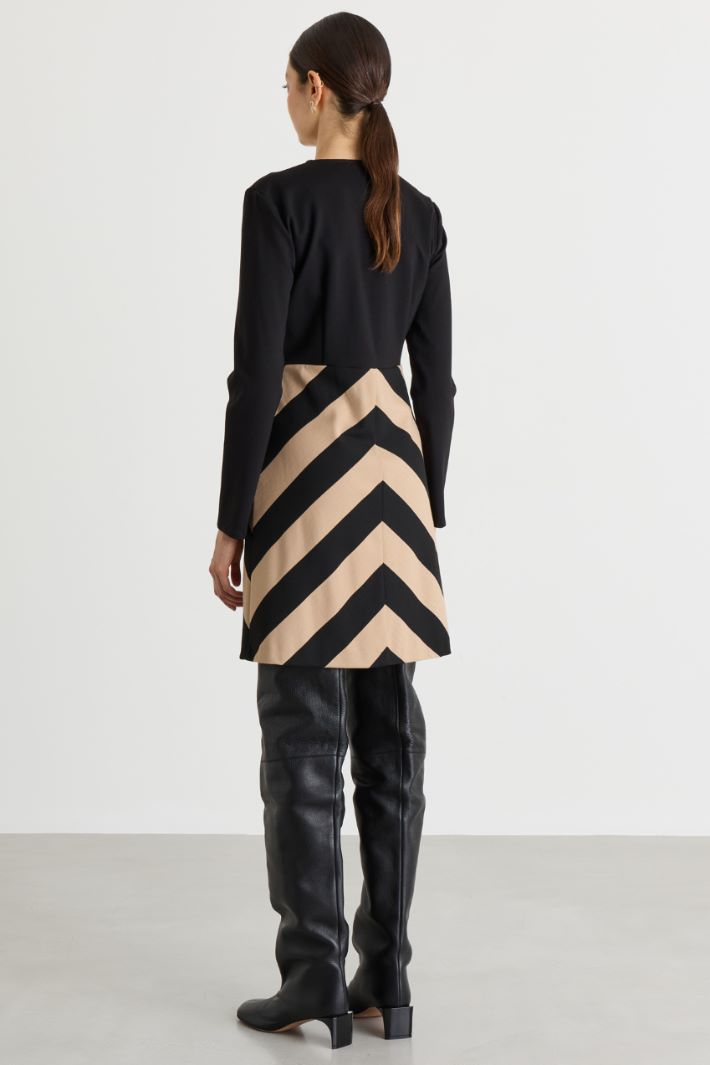 Cut-and-flare jersey dress - BLACK BEIGE - Intrend - 4
