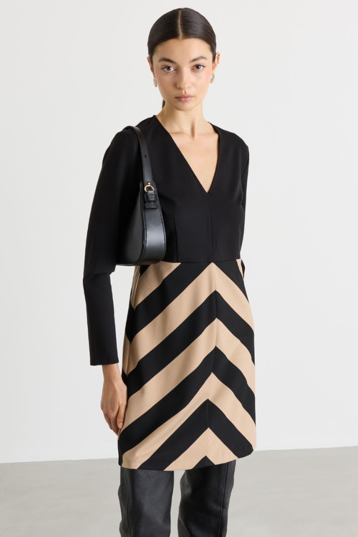Cut-and-flare jersey dress - BLACK BEIGE - Intrend - 2