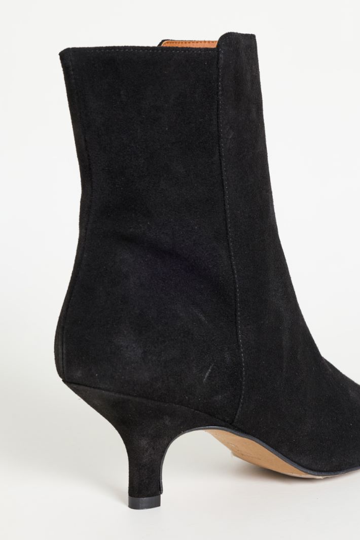 Zipped Ankle Boots - BLACK - Intrend - 4