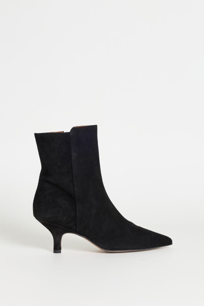 Zipped Ankle Boots - BLACK - Intrend
