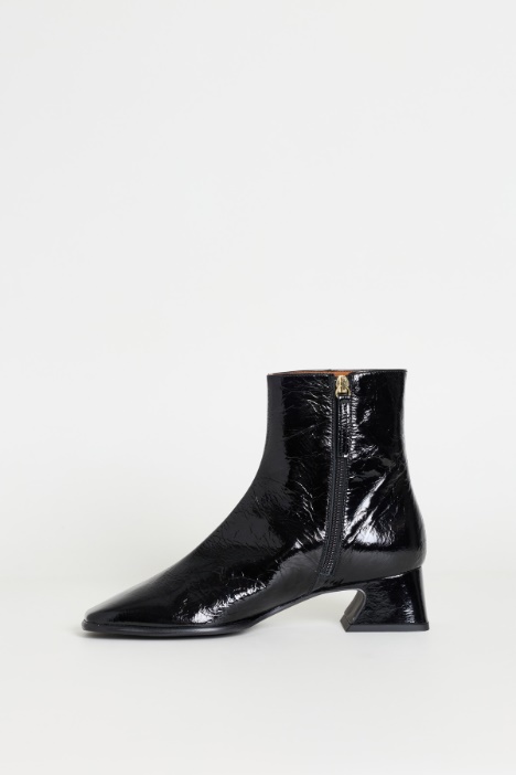Stivaletto in pelle verniciata