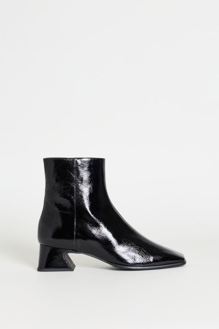 Bottines en cuir verni - NOIR - Intrend