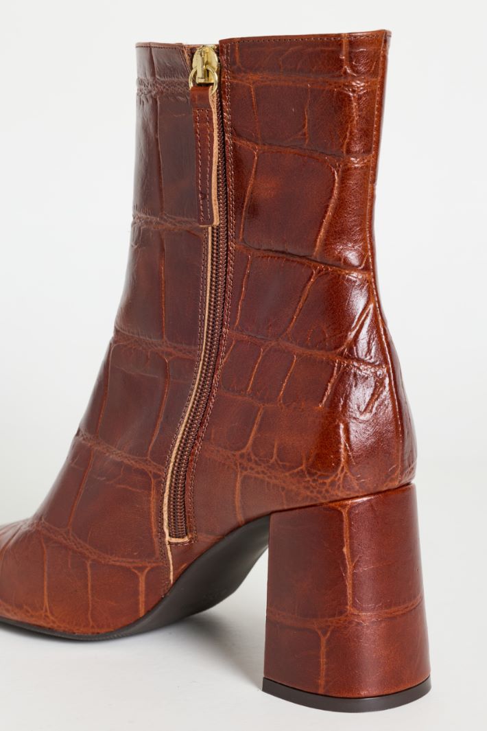 Stivaletto in pelle con stampa cocco - MARRONE - Intrend - 4