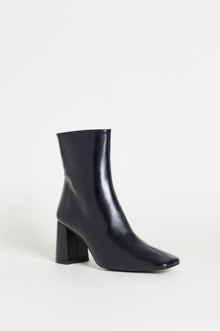 Block-heel leather ankle boots - BLACK - Intrend - 2