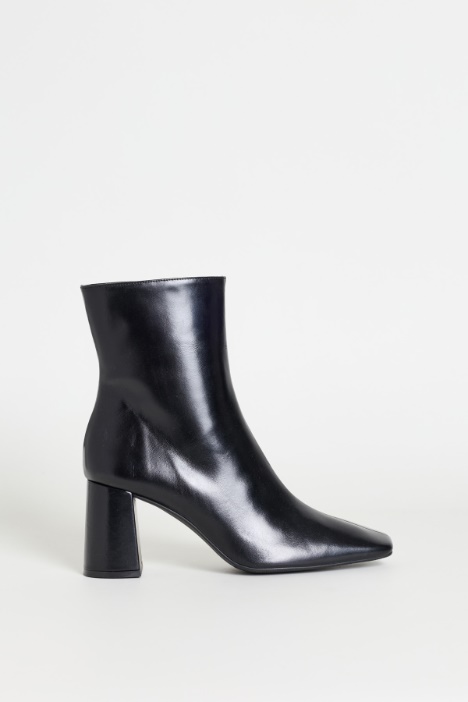 Block-heel leather ankle boots - Intrend