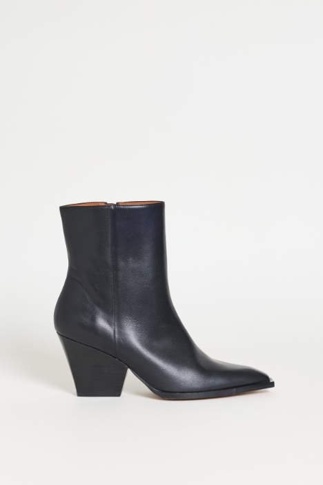 Leather Block-Heel Boots - Intrend