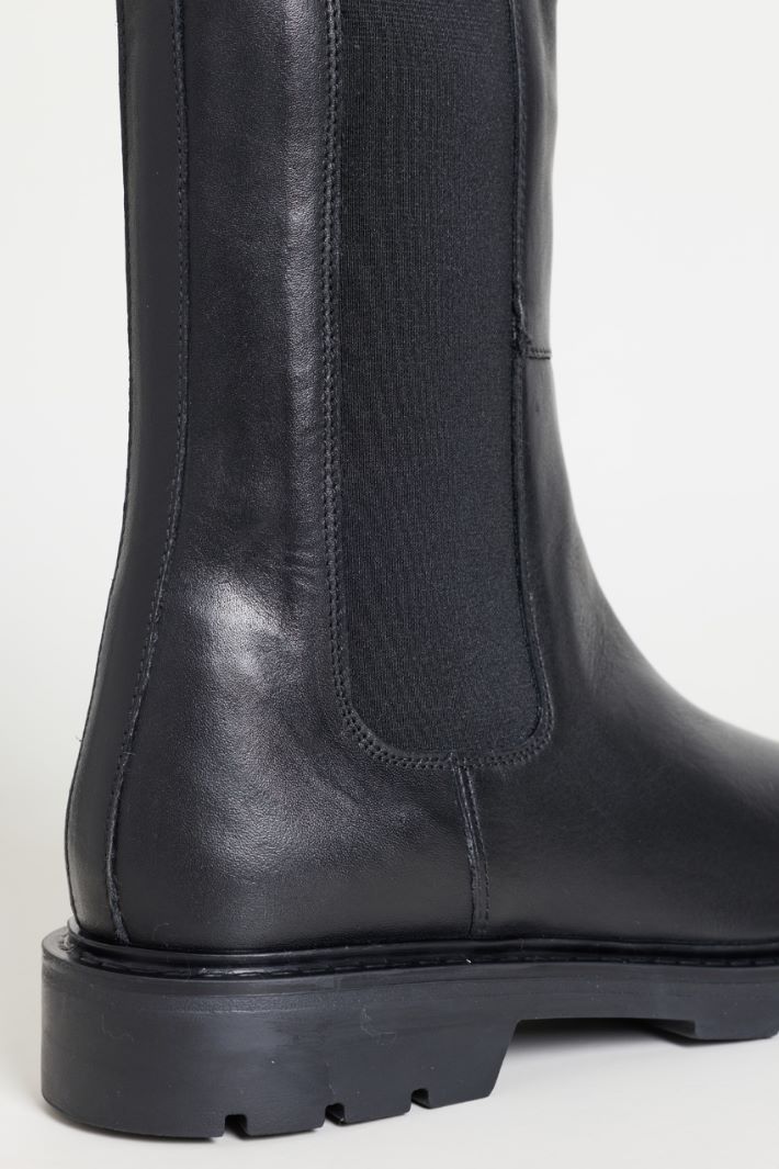 Leather Ankle Boots with Elasticated Side Panels - BLACK - Intrend - 4