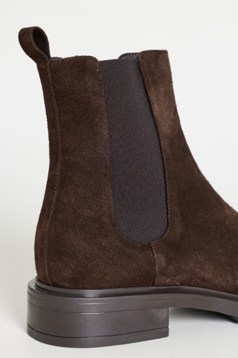 Stivaletto in pelle scamosciata