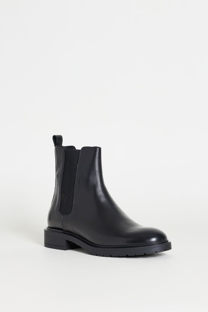 Stivaletto in pelle liscia - NERO - Intrend - 2
