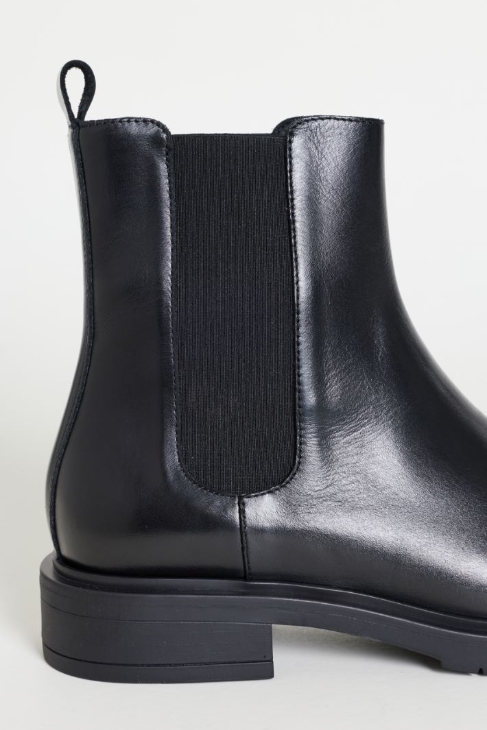 Stivaletto in pelle liscia - NERO - Intrend - 4