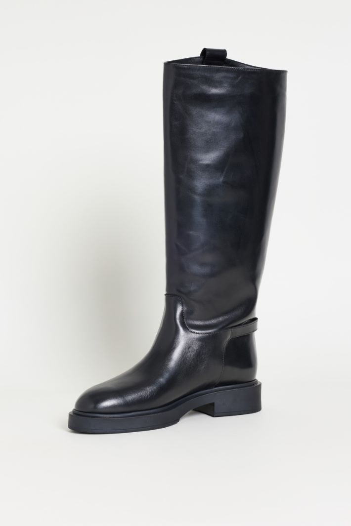 Strap Detail Boots - BLACK - Intrend - 3