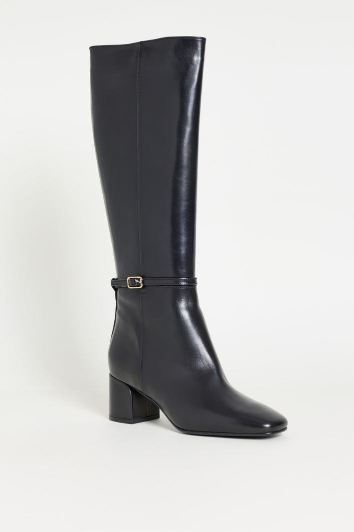 Leather boots with ankle strap - BLACK - Intrend - 2