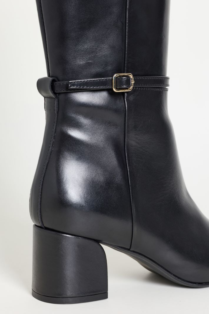Leather boots with ankle strap - BLACK - Intrend - 4