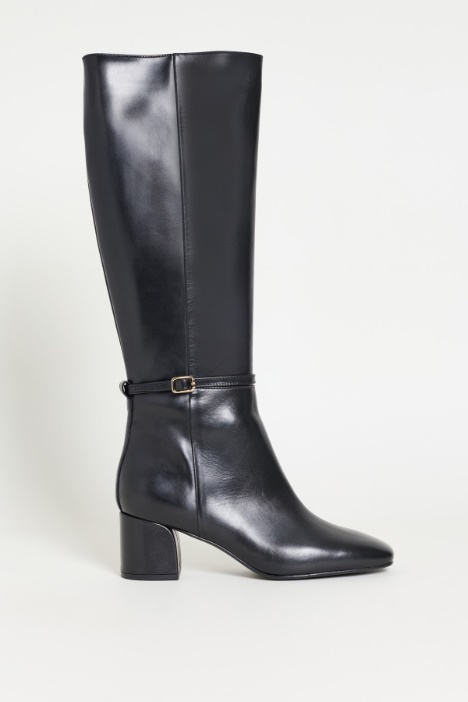 Leather boots with ankle strap - Intrend