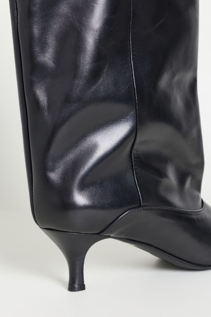Stivali con gambale a tubo - NERO - Intrend - 4