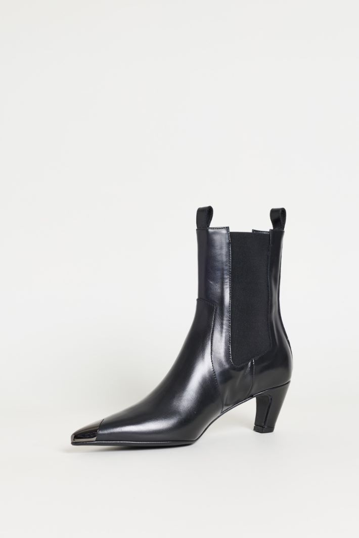 Laminated Toe-Cap Ankle Boots - BLACK - Intrend - 3