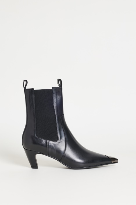 Laminated Toe-Cap Ankle Boots - Intrend