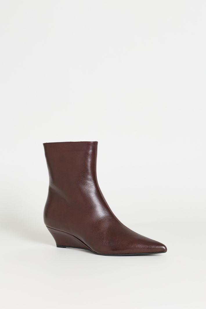 Stivaletto con zeppa bassa - MARRONE - Intrend - 2