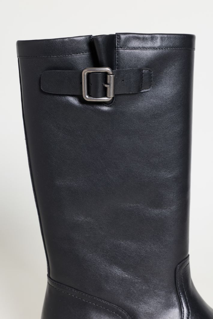 Leather Strap Ankle Boot - BLACK - Intrend - 4