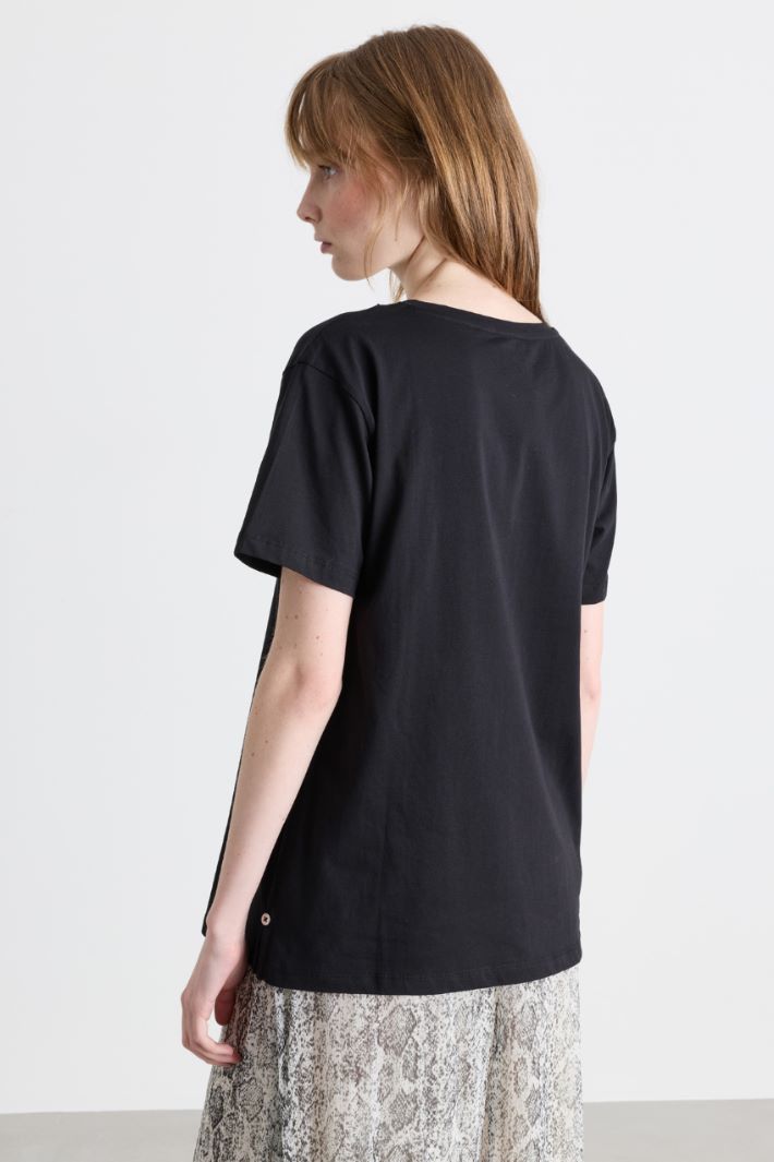 T-Shirt mit Schmuckapplikation - SCHWARZ - Intrend - 4