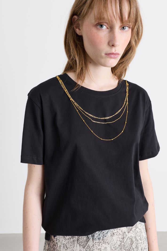 T-Shirt mit Schmuckapplikation - SCHWARZ - Intrend - 3