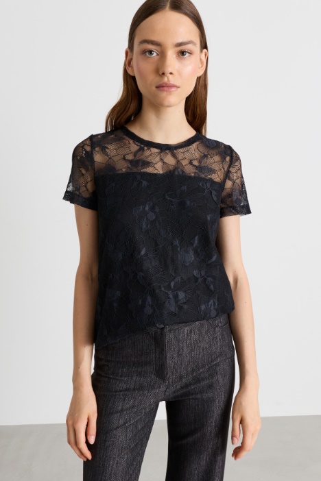 Lace-Yoke T-shirt - Intrend