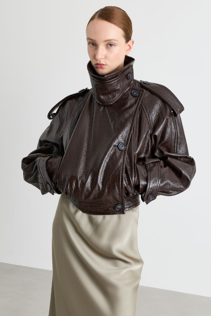 Patent-effect jacket - BROWN - Intrend - 2